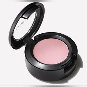 MAC Eye Shadow "Yogurt"